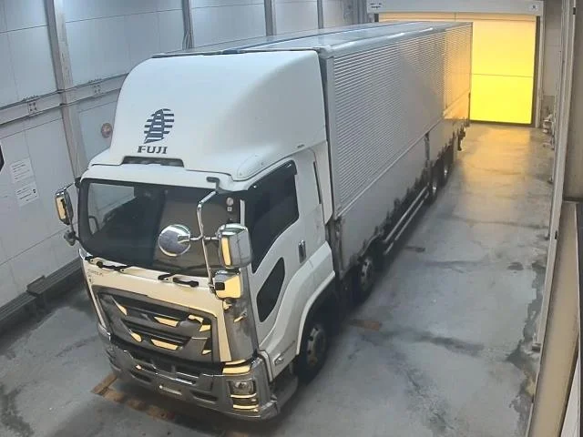 Isuzu TRUCK — фото 1