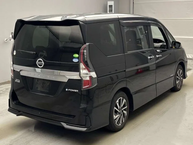 Nissan SERENA — фото 2