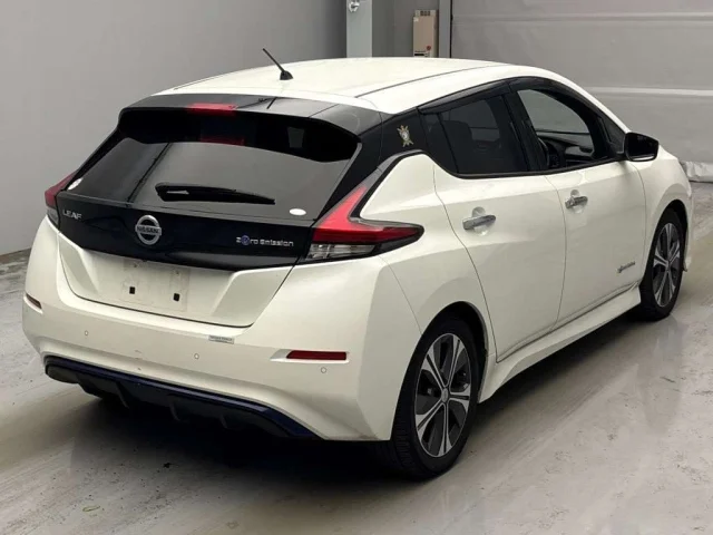 Nissan LEAF — фото 2