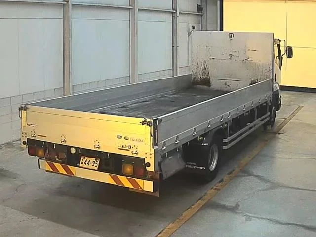 Isuzu FORWARD — фото 2