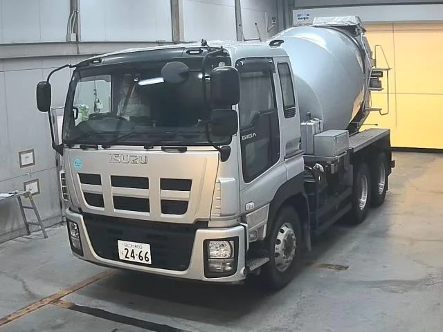 Isuzu TRUCK — фото 1