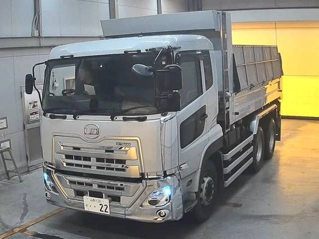 Nissan UD SERIES — фото 1