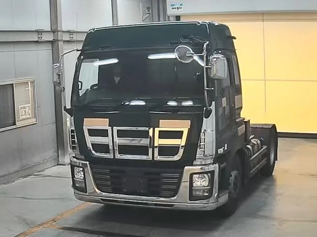 Isuzu TRUCK — фото 1