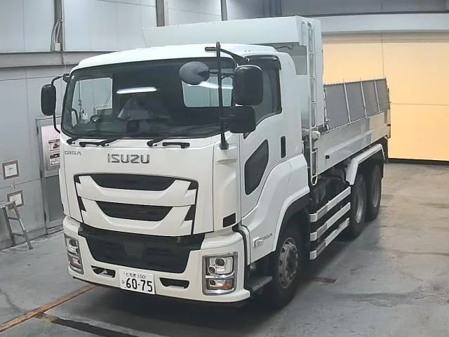 Isuzu TRUCK