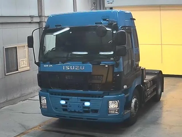 Isuzu TRUCK — фото 1
