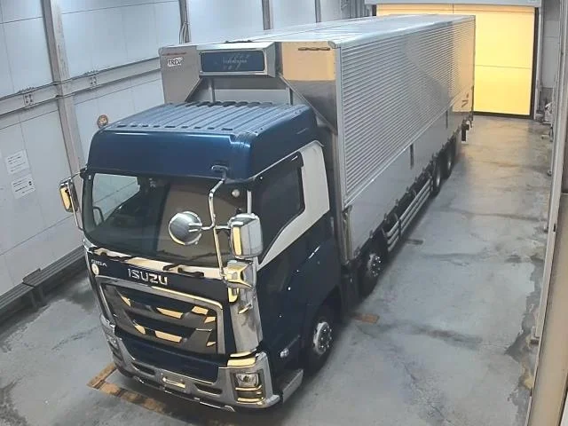 Isuzu TRUCK — фото 1