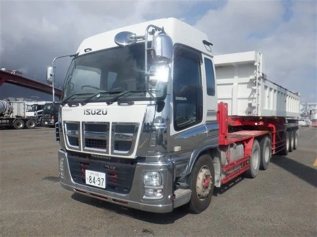 Isuzu TRUCK — фото 1