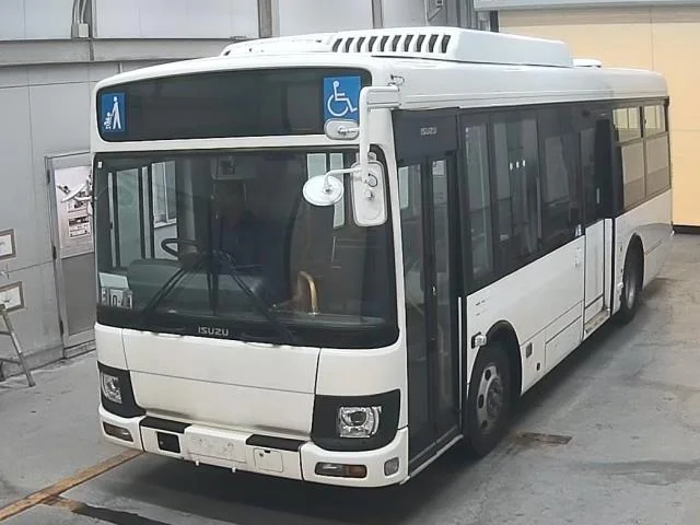 Isuzu BUS