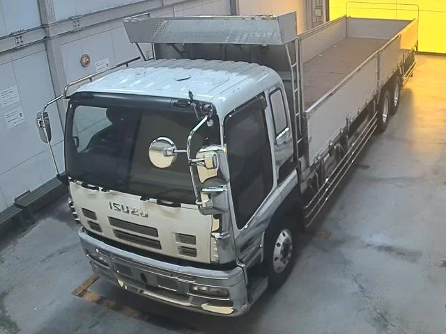 Isuzu TRUCK — фото 1