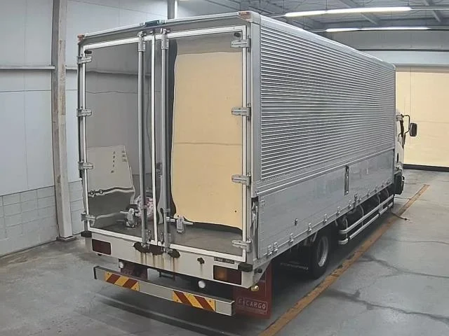Isuzu FORWARD — фото 2
