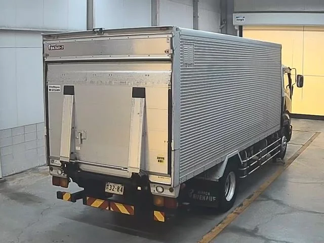 Isuzu FORWARD — фото 2