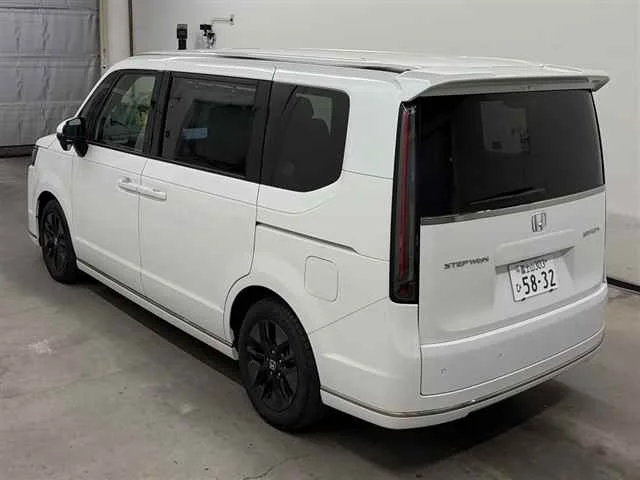Honda STEP WAGON — фото 2