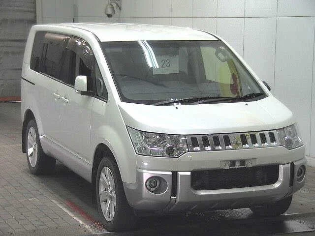 Mitsubishi DELICA D5
