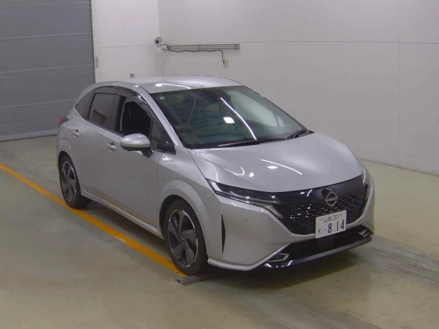 Nissan AURA
