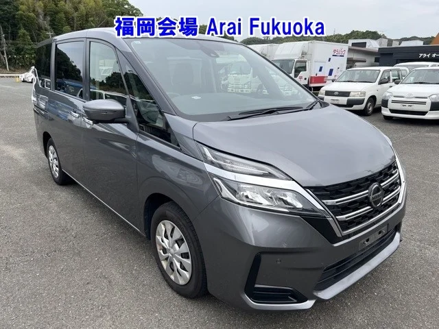 Nissan SERENA — фото 1