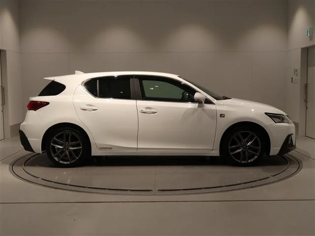 Lexus CT — фото 4