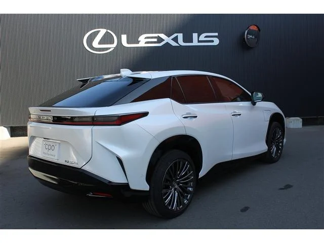 Lexus RZ — фото 2
