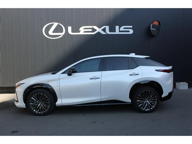 Lexus RZ — фото 3