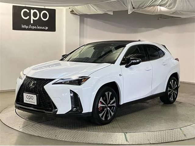 Lexus UX — фото 1