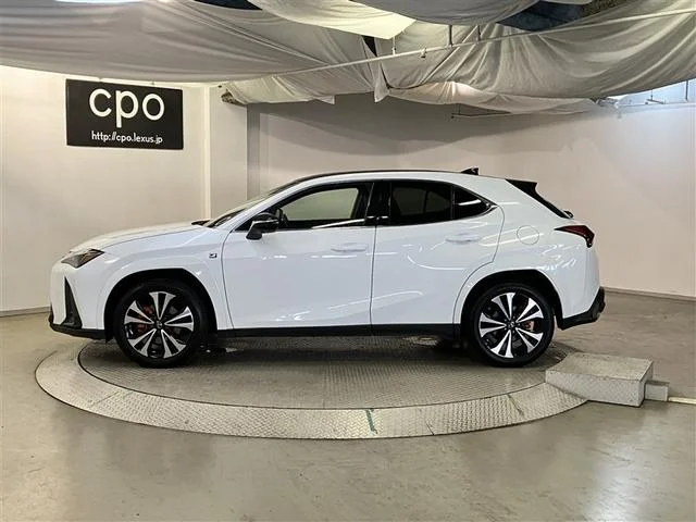Lexus UX — фото 2