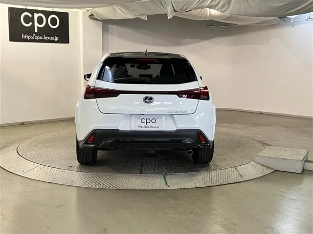 Lexus UX — фото 4