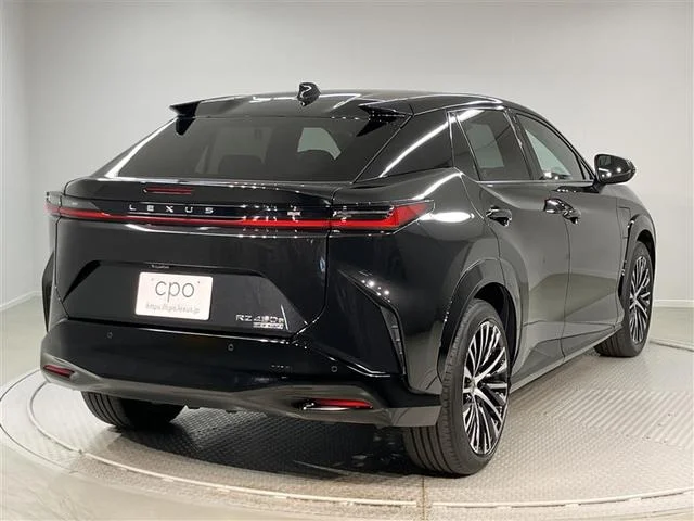 Lexus RZ — фото 2