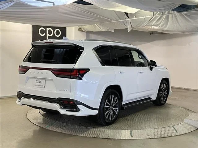 Lexus LX — фото 2