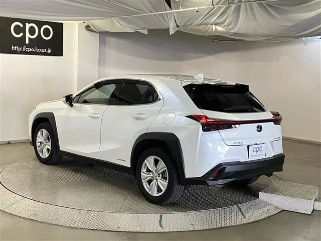 Lexus UX — фото 3