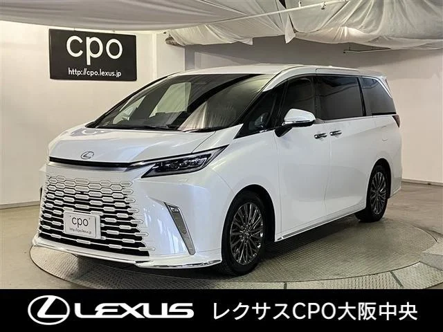 Lexus LM — фото 1
