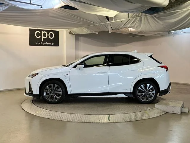 Lexus UX — фото 4
