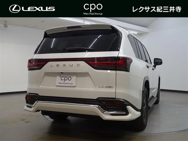 Lexus LX — фото 2