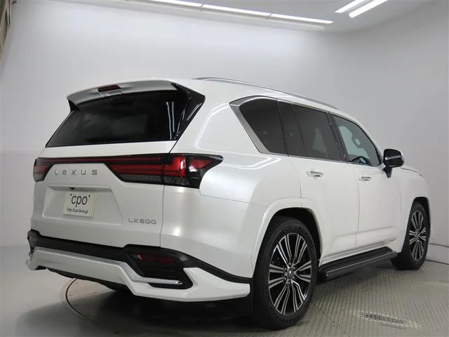 Lexus LX — фото 2