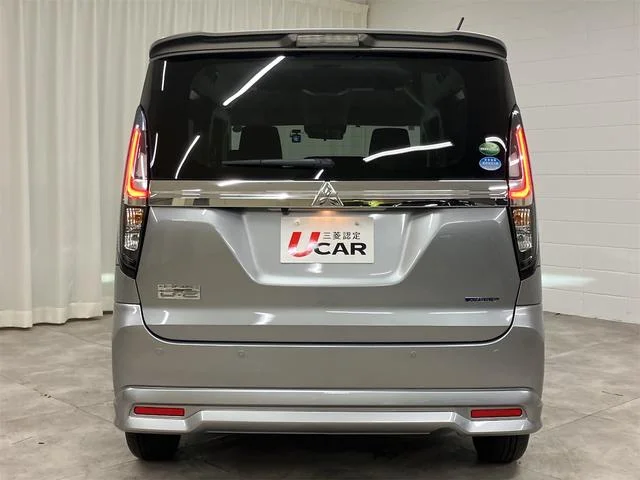 Mitsubishi DELICA D2 — фото 3