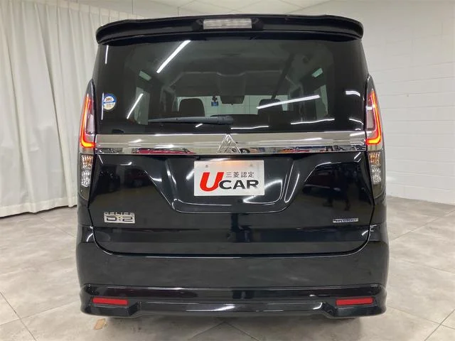 Mitsubishi DELICA D2 — фото 3