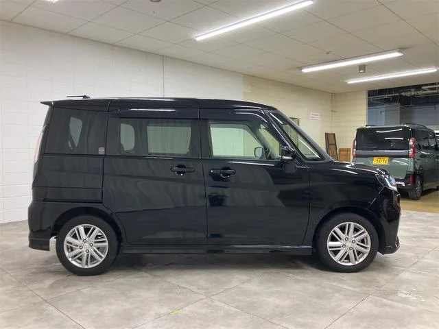 Mitsubishi DELICA D2 — фото 4