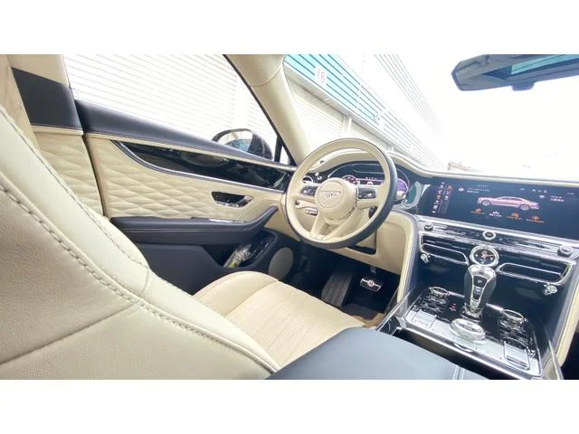 Bentley FLYING SPUR — фото 3
