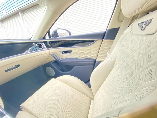 Bentley FLYING SPUR — фото 4