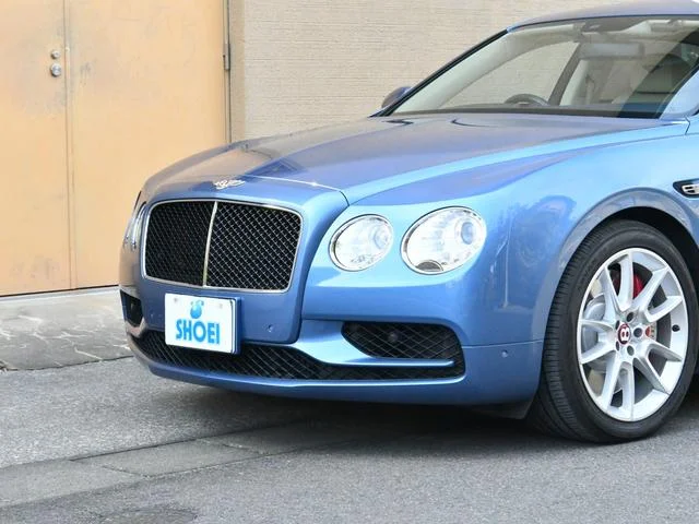 Bentley FLYING SPUR — фото 6