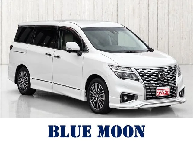 Nissan ELGRAND — фото 1