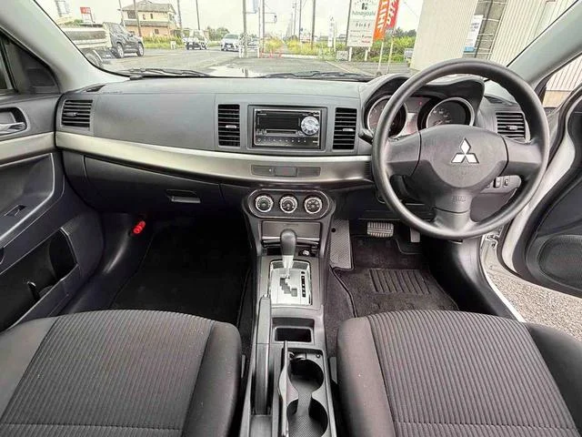 Mitsubishi GALANT FORTIS — фото 3