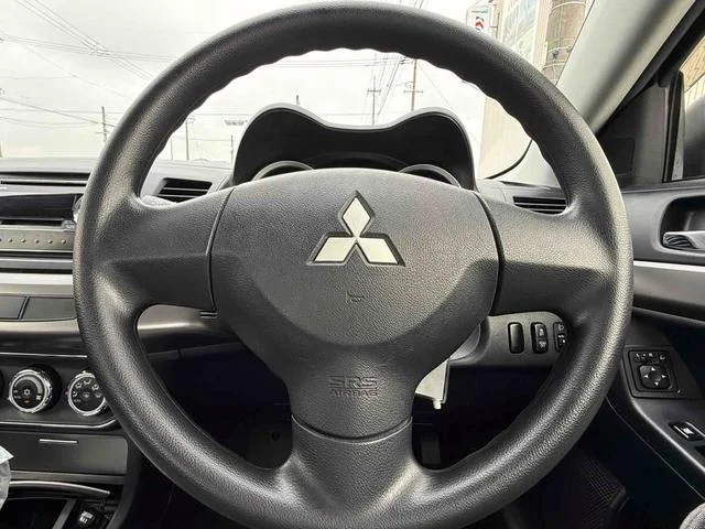 Mitsubishi GALANT FORTIS — фото 4