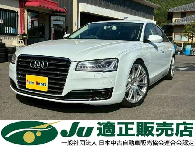 Audi A8 — фото 1