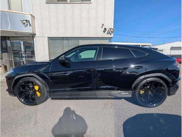 Lamborghini URUS — фото 3