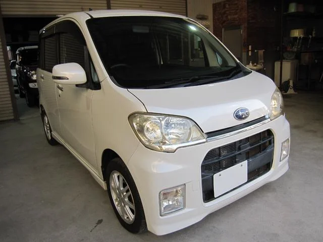 Subaru LUCRA — фото 1
