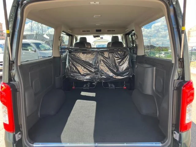 Nissan CARAVAN — фото 4