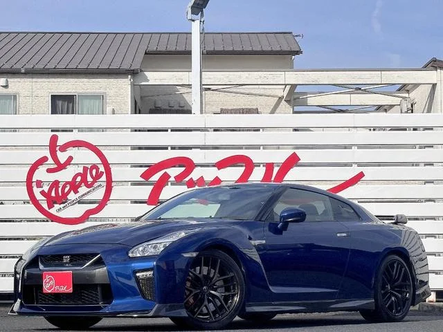 Nissan GT-R — фото 1