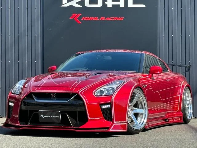 Nissan GT-R — фото 1