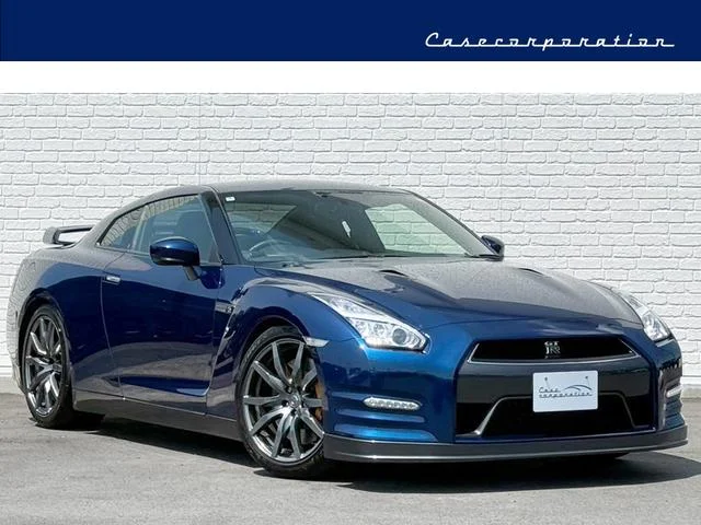 Nissan GT-R — фото 1