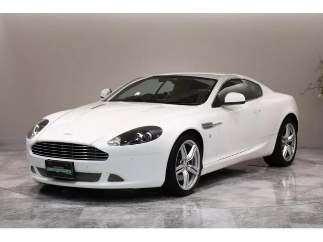 ASTON MARTIN DB9 — фото 1
