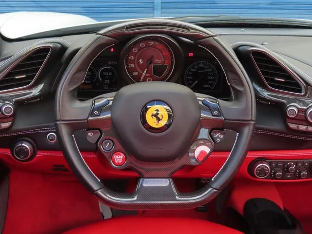 Ferrari 488 SPIDER — фото 4